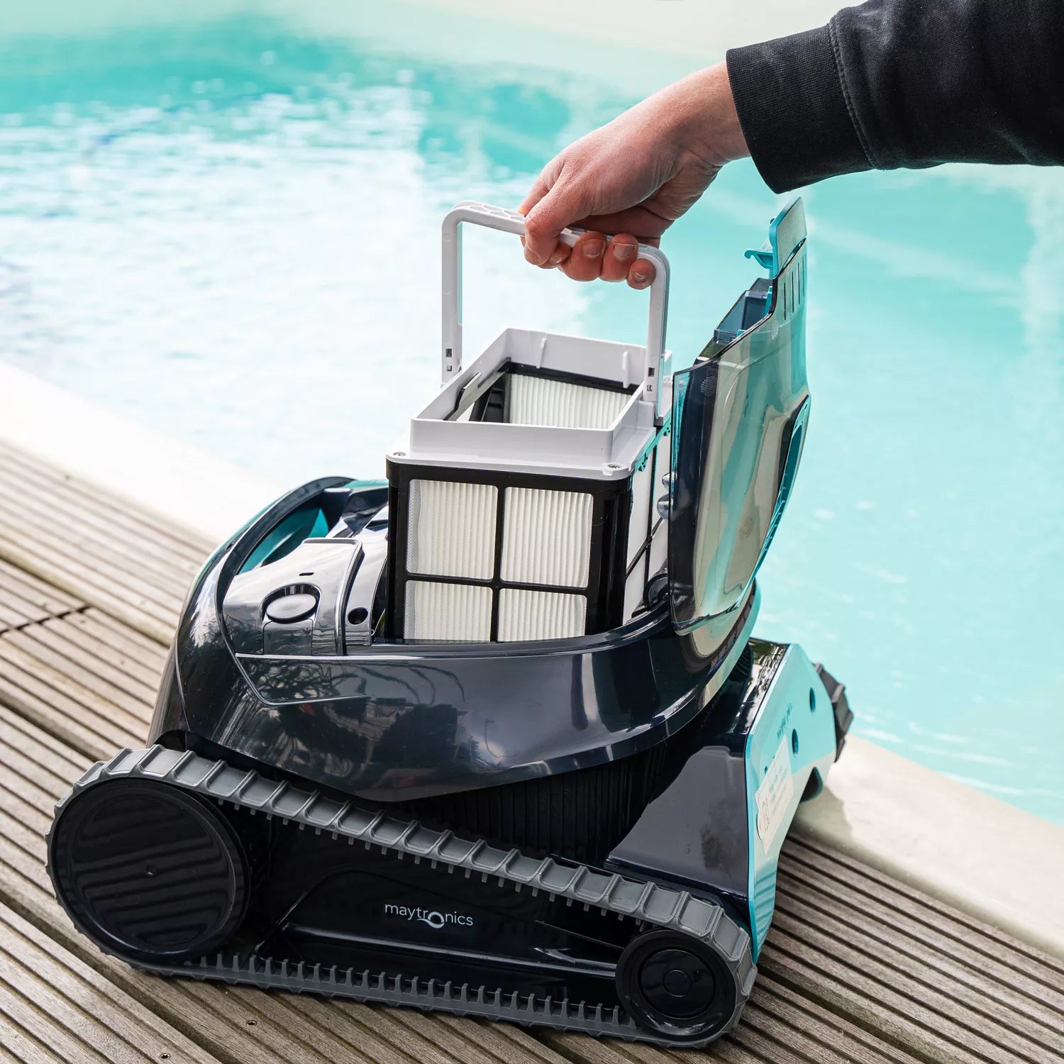 Dolphin Liberty 400 Poolroboter kabellos mit Akku App-Steuerung Wasserlinie 10x4m