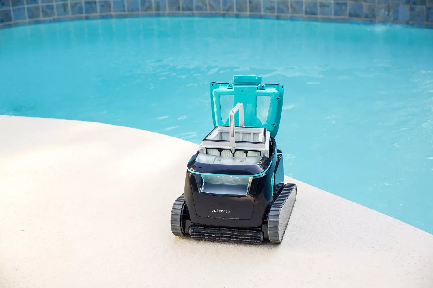 Dolphin Liberty 600 Poolroboter Kabellos – Bis 15 m – Treppenreinigung, App, 2 Wochen Betrieb, Boden Wand Wasserlinie