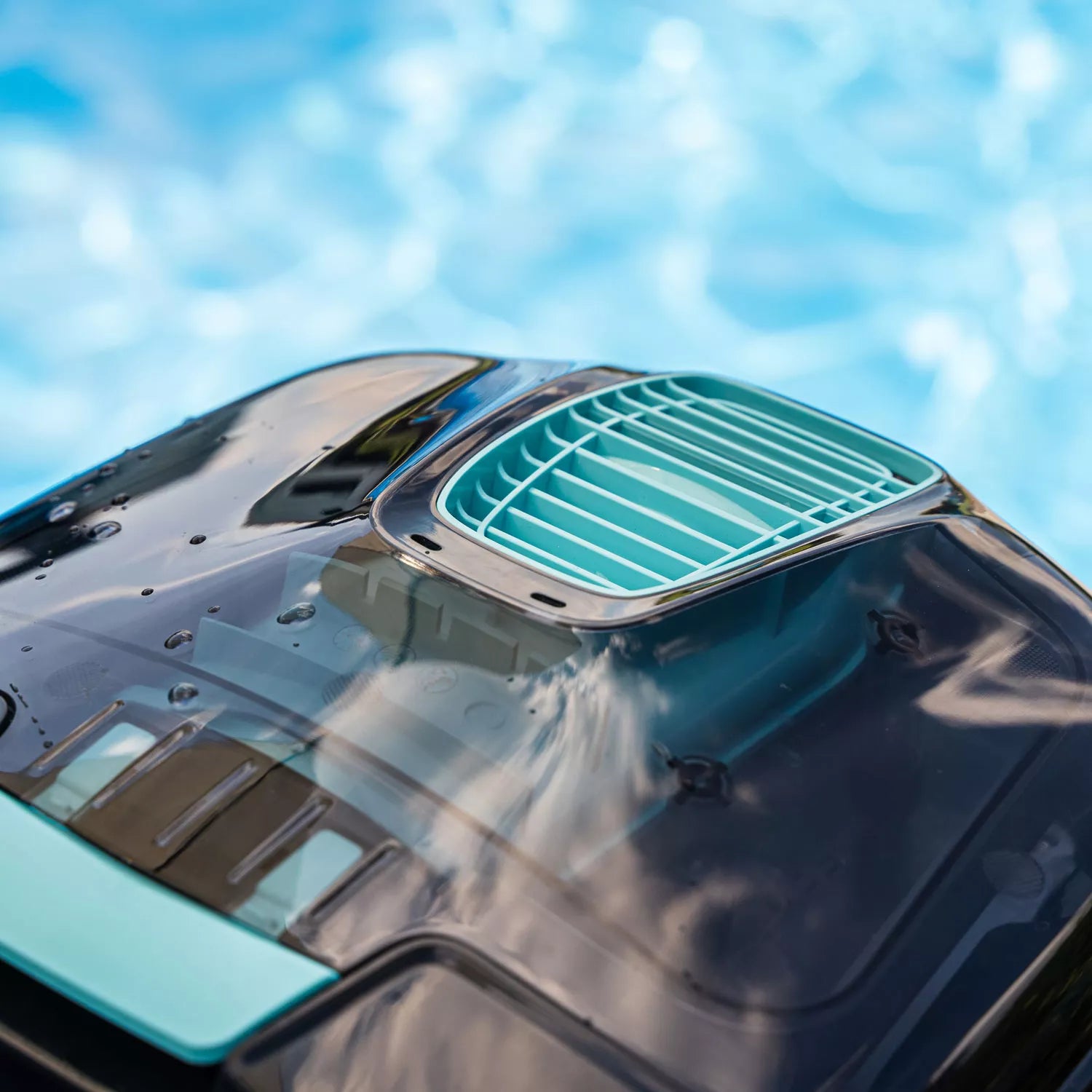Dolphin Liberty 400 Poolroboter kabellos mit Akku App-Steuerung Wasserlinie 10x4m