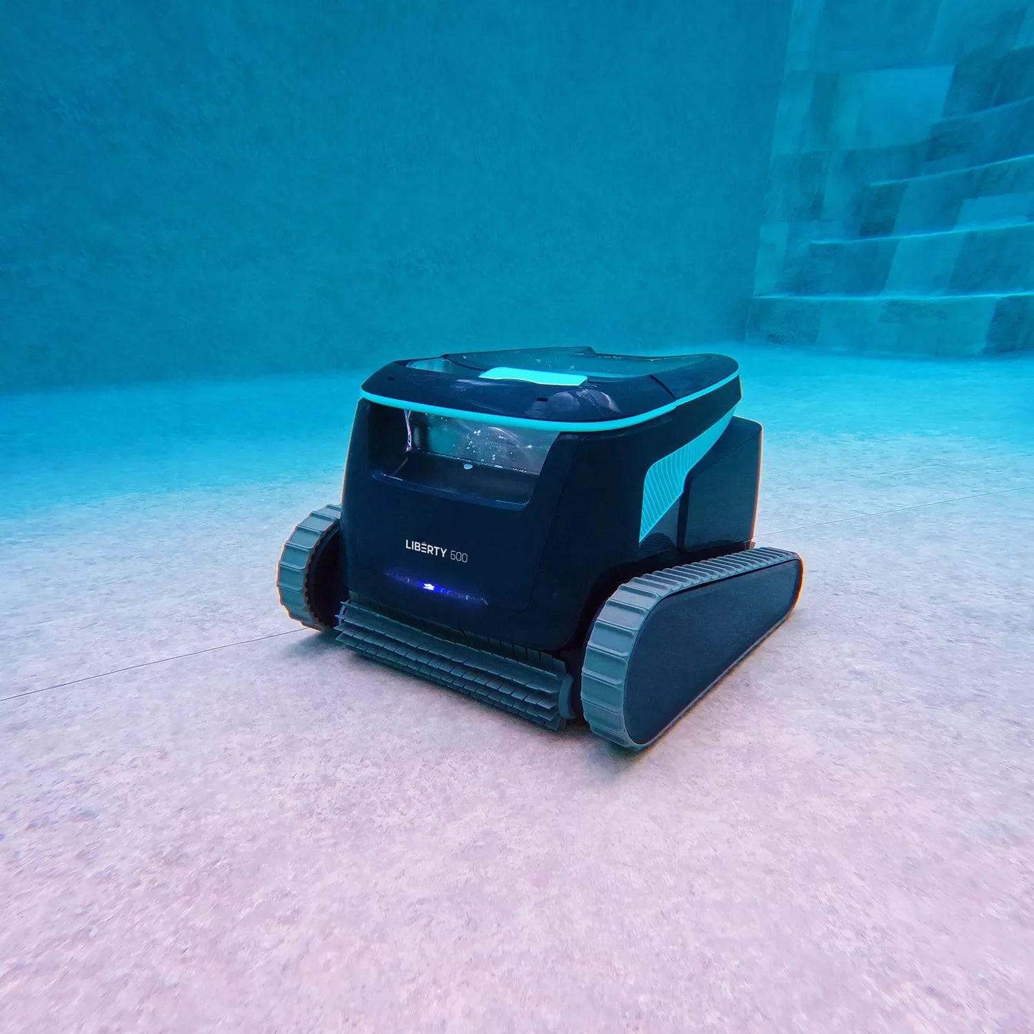Dolphin Liberty 600 Poolroboter Kabellos – Bis 15 m – Treppenreinigung, App, 2 Wochen Betrieb, Boden Wand Wasserlinie
